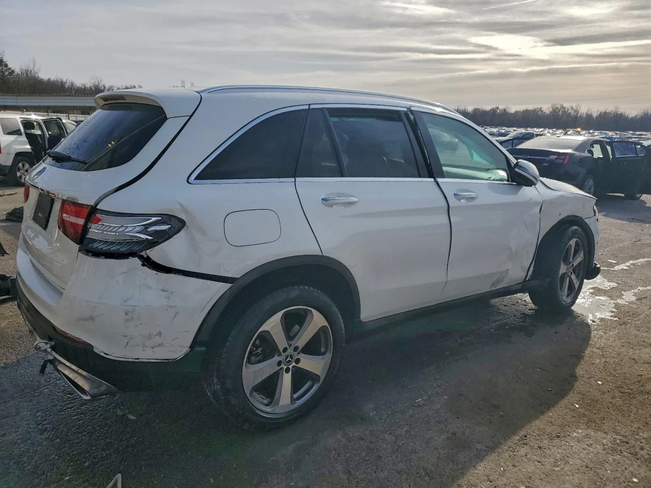 Mercedes-Benz GLC 300 2l, снимка 3 - Автомобили и джипове - 53939828