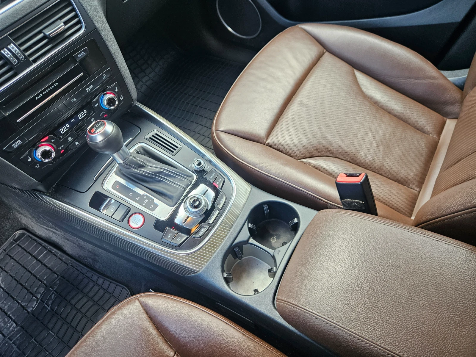 Audi SQ5 3.0 TFSI, снимка 14 - Автомобили и джипове - 54517977