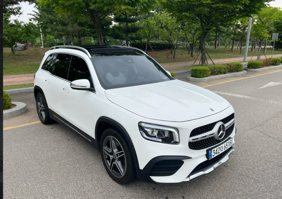 Mercedes-Benz GLB 250 AMG LINE | 4MATIC | TWO TONE