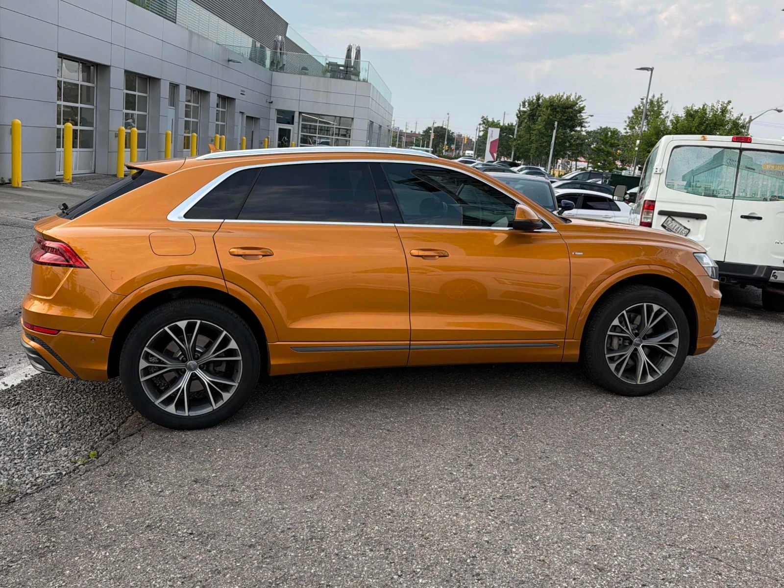 Audi Q8 Technik* 360* Шибидах* * B&O* HUD* Обдухване* 2клю, снимка 3 - Автомобили и джипове - 55473282
