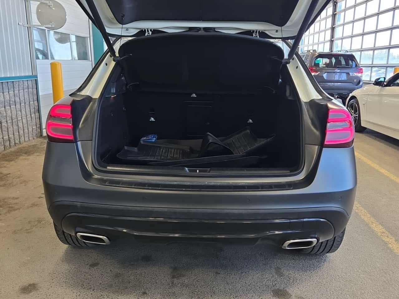 Mercedes-Benz GLA 250 CARFAX/ПАНОРАМА/ПОДГРЕВ/НАВИ/ПАМЕТ, снимка 13 - Автомобили и джипове - 55590068