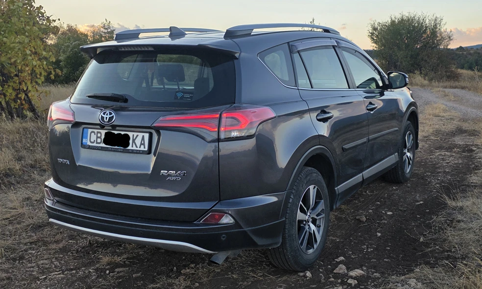 Toyota Rav4 2000i 4x4 EXLUZIV , снимка 5 - Автомобили и джипове - 56297402