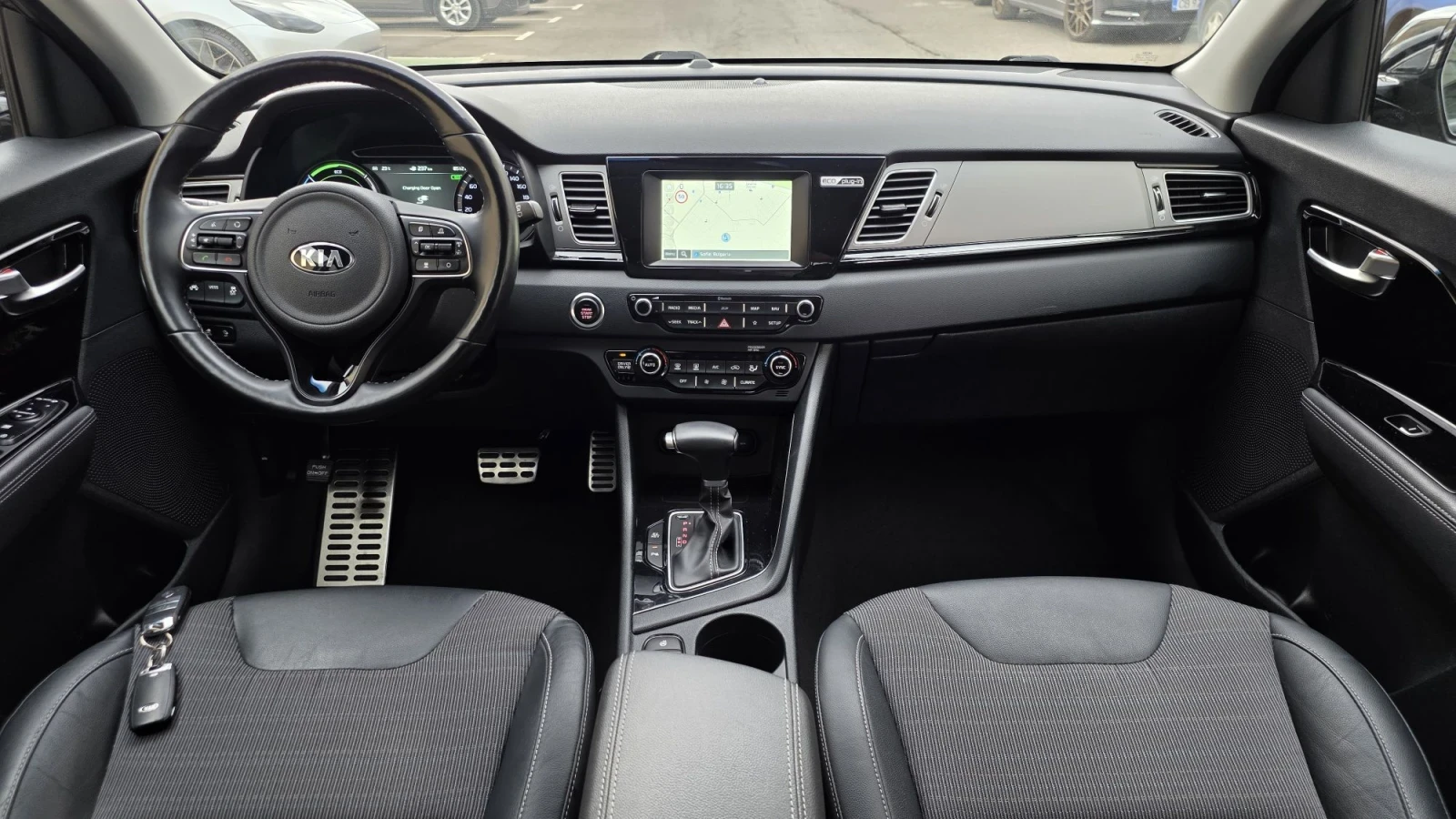 Kia Niro Plugin Hibrid , снимка 15 - Автомобили и джипове - 56437061