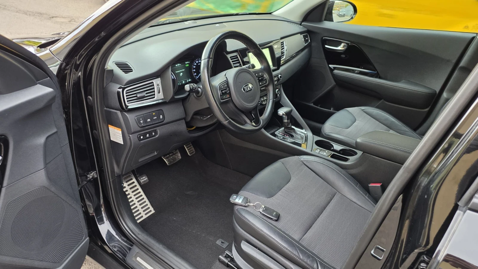 Kia Niro Plugin Hibrid , снимка 10 - Автомобили и джипове - 56437061