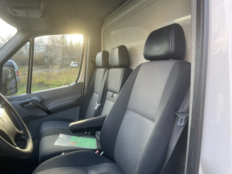 VW Crafter 2.0TDI, снимка 8 - Бусове и автобуси - 52616526