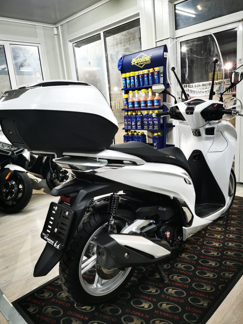 Honda Sh 350i ABS, TCS, LED - 2021г., снимка 9 - Мотоциклети и мототехника - 38899382