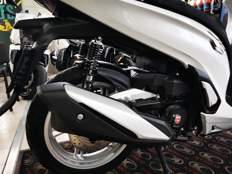 Honda Sh 350i ABS, TCS, LED - 2021г., снимка 7 - Мотоциклети и мототехника - 38899382