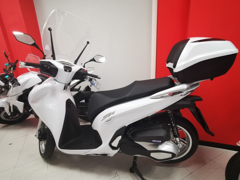 Honda Sh 350i ABS, TCS, LED - 2021г., снимка 14 - Мотоциклети и мототехника - 38899382