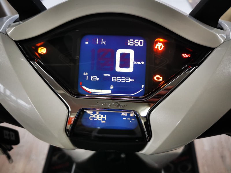Honda Sh 350i ABS, TCS, LED - 2021г., снимка 2 - Мотоциклети и мототехника - 38899382