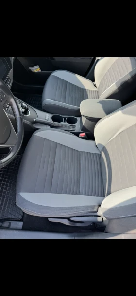 Toyota Auris, снимка 2