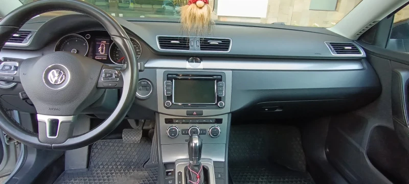 VW Passat R-line, снимка 8 - Автомобили и джипове - 51630117