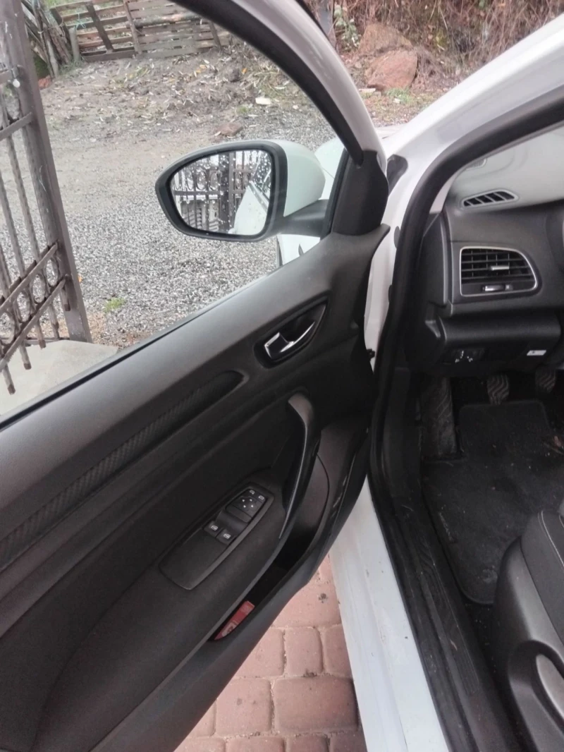Renault Megane, снимка 9 - Автомобили и джипове - 52500556