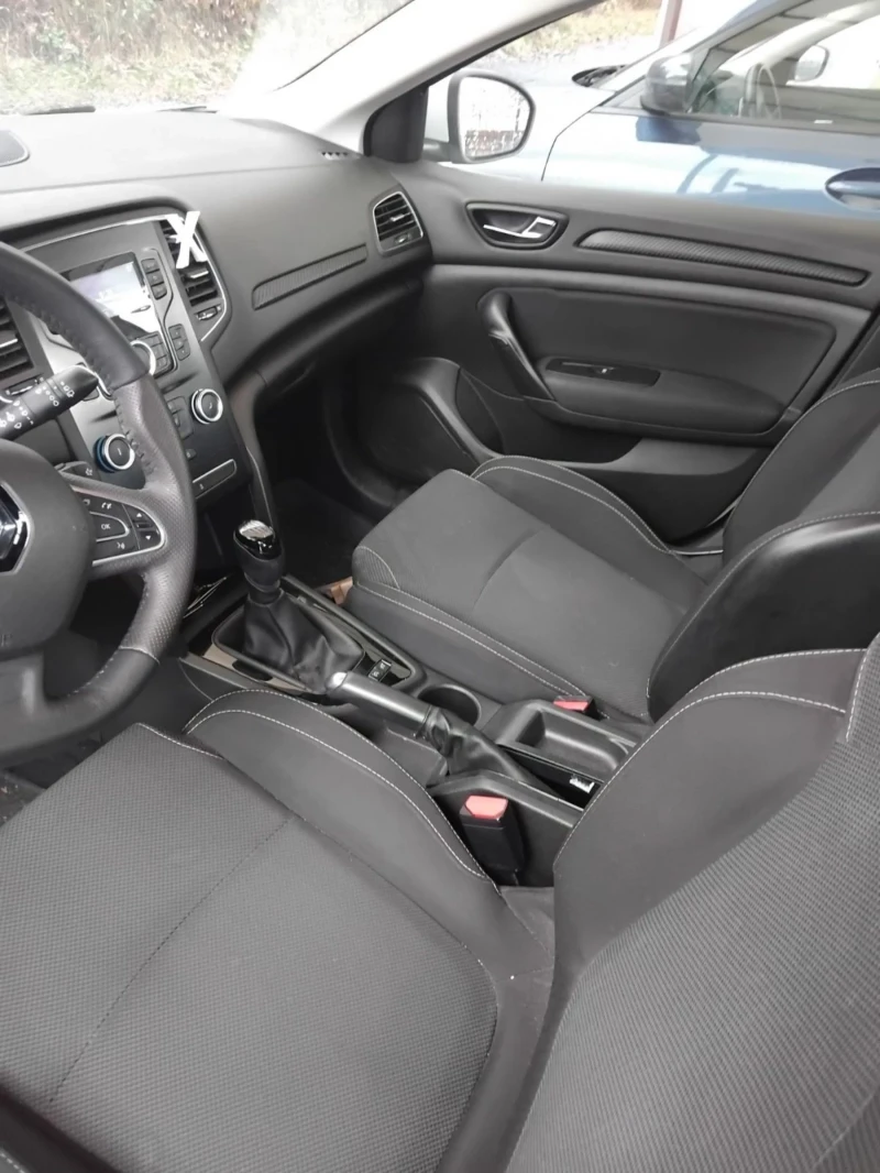 Renault Megane, снимка 8 - Автомобили и джипове - 52500556