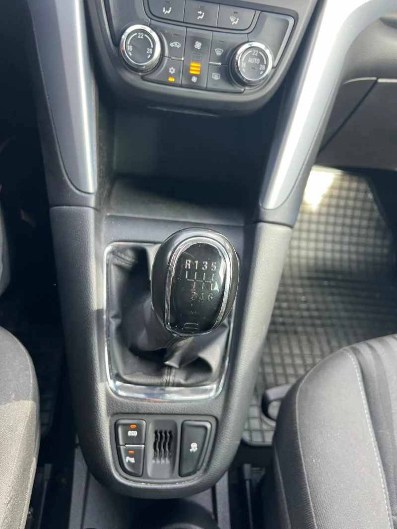 Opel Zafira Opel Zafira C, снимка 13 - Автомобили и джипове - 53535379