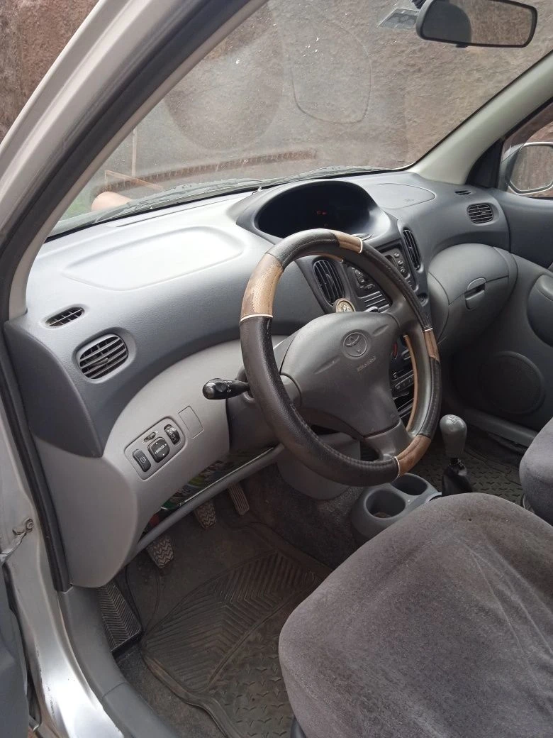 Toyota Yaris verso + подарък джанти и 4 зимни гуми - изображение 9