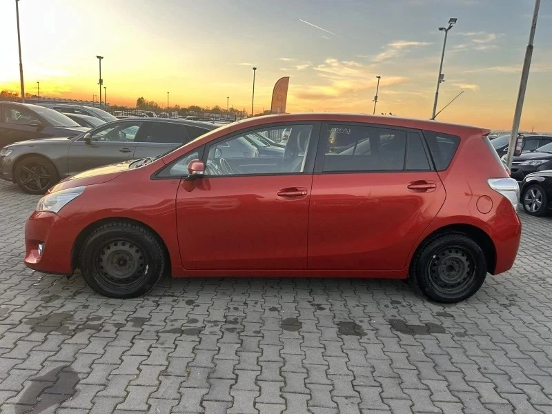 Toyota Corolla verso Verso, снимка 8 - Автомобили и джипове - 52857283
