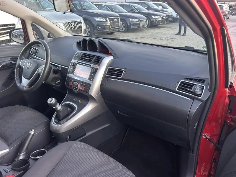Toyota Corolla verso Verso, снимка 5 - Автомобили и джипове - 52857283