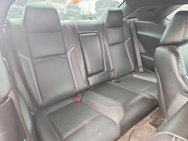 Dodge Challenger SXT Plus, снимка 10 - Автомобили и джипове - 55555164