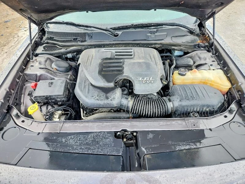 Dodge Challenger SXT Plus, снимка 11 - Автомобили и джипове - 55555164