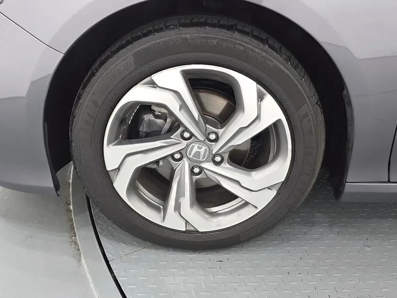 Honda Accord 1.5 Turbo, снимка 9 - Автомобили и джипове - 55841737