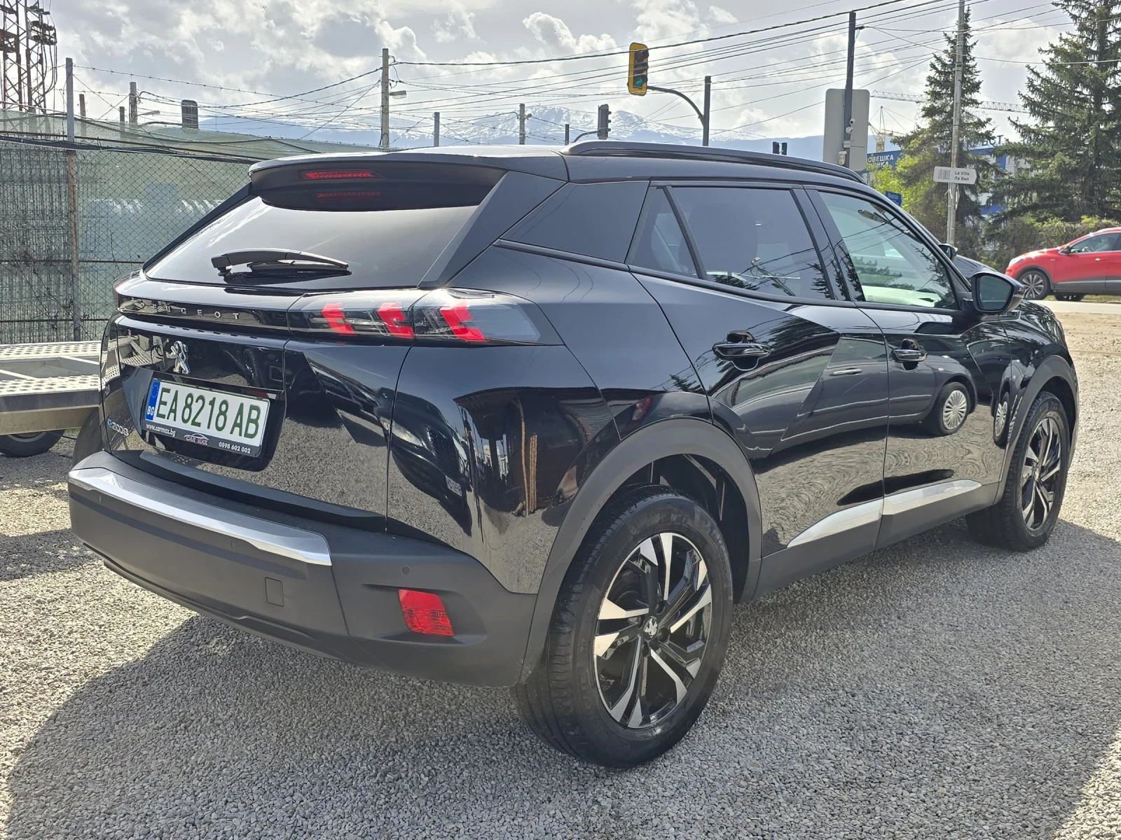 Peugeot 2008 Electric drive/50 kWh/100 kW/Allure Pack - изображение 4