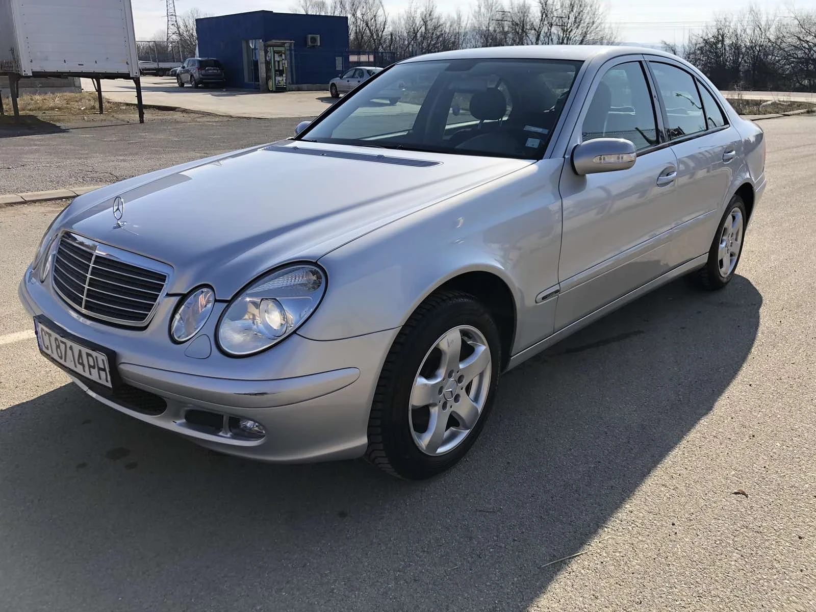 Mercedes-Benz E 220  - изображение 9