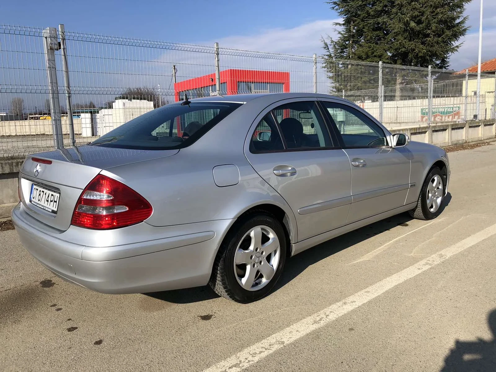 Mercedes-Benz E 220  - изображение 10