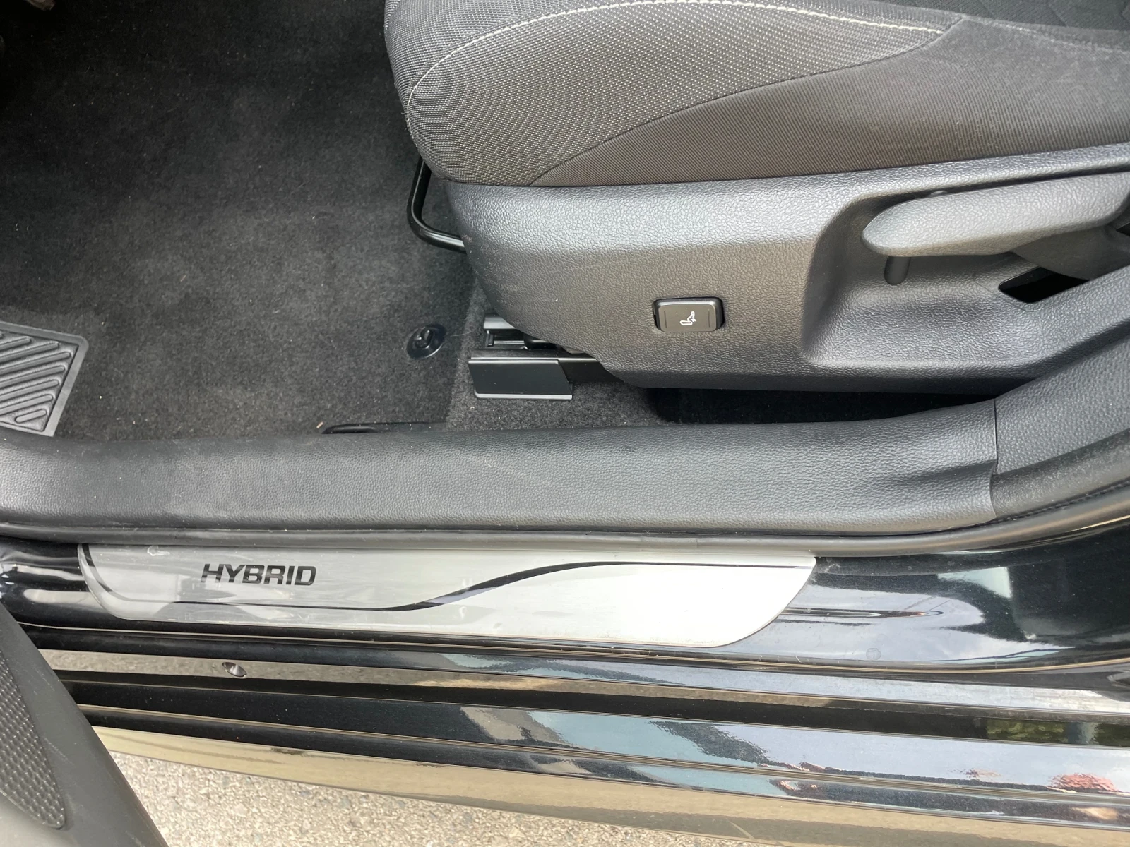 Toyota Corolla 1.8 Hybrid, Sport/  !!! | Mobile.bg   11