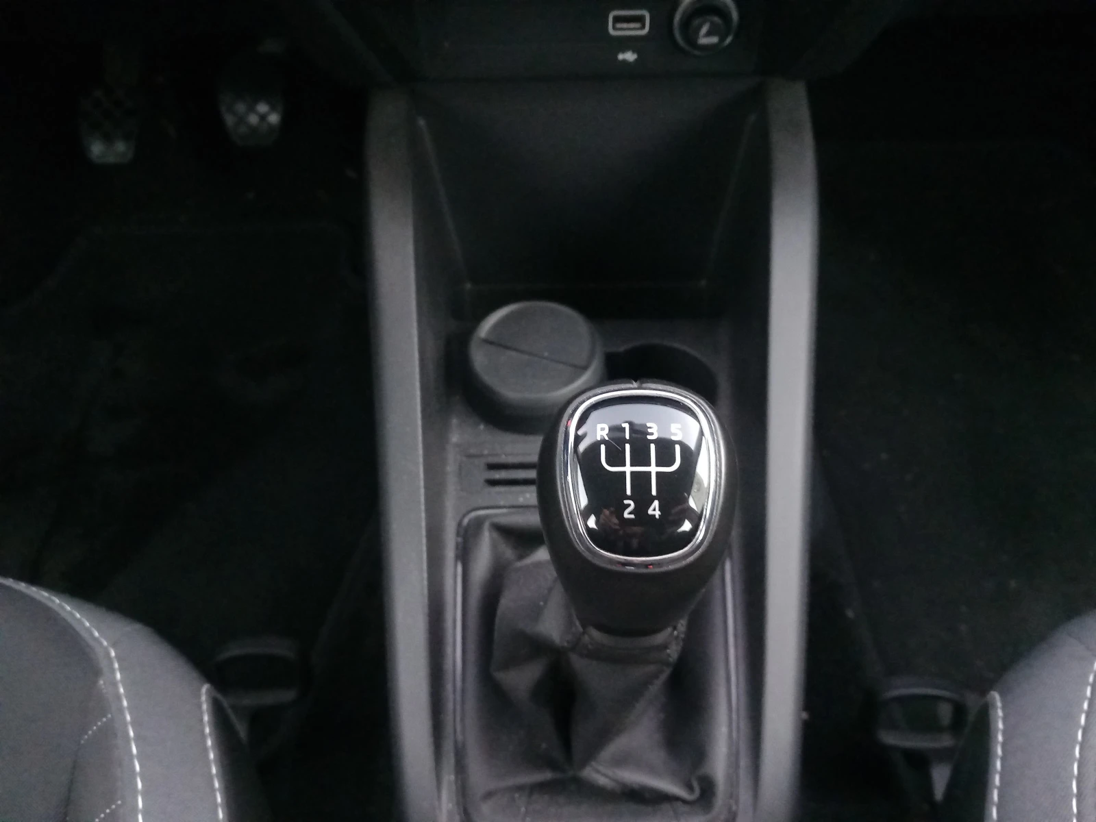 Skoda Fabia 1.0 TSI | Mobile.bg — изображение 11