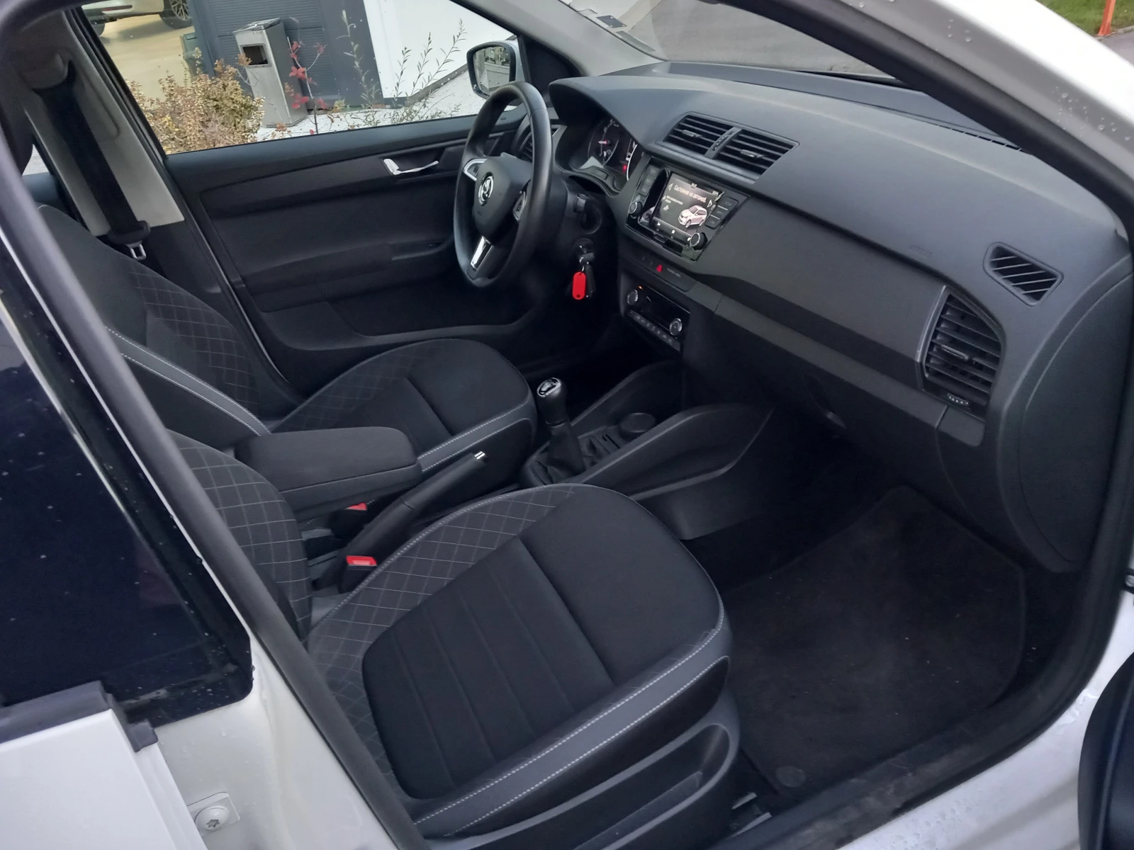 Skoda Fabia 1.0 TSI | Mobile.bg — изображение 8