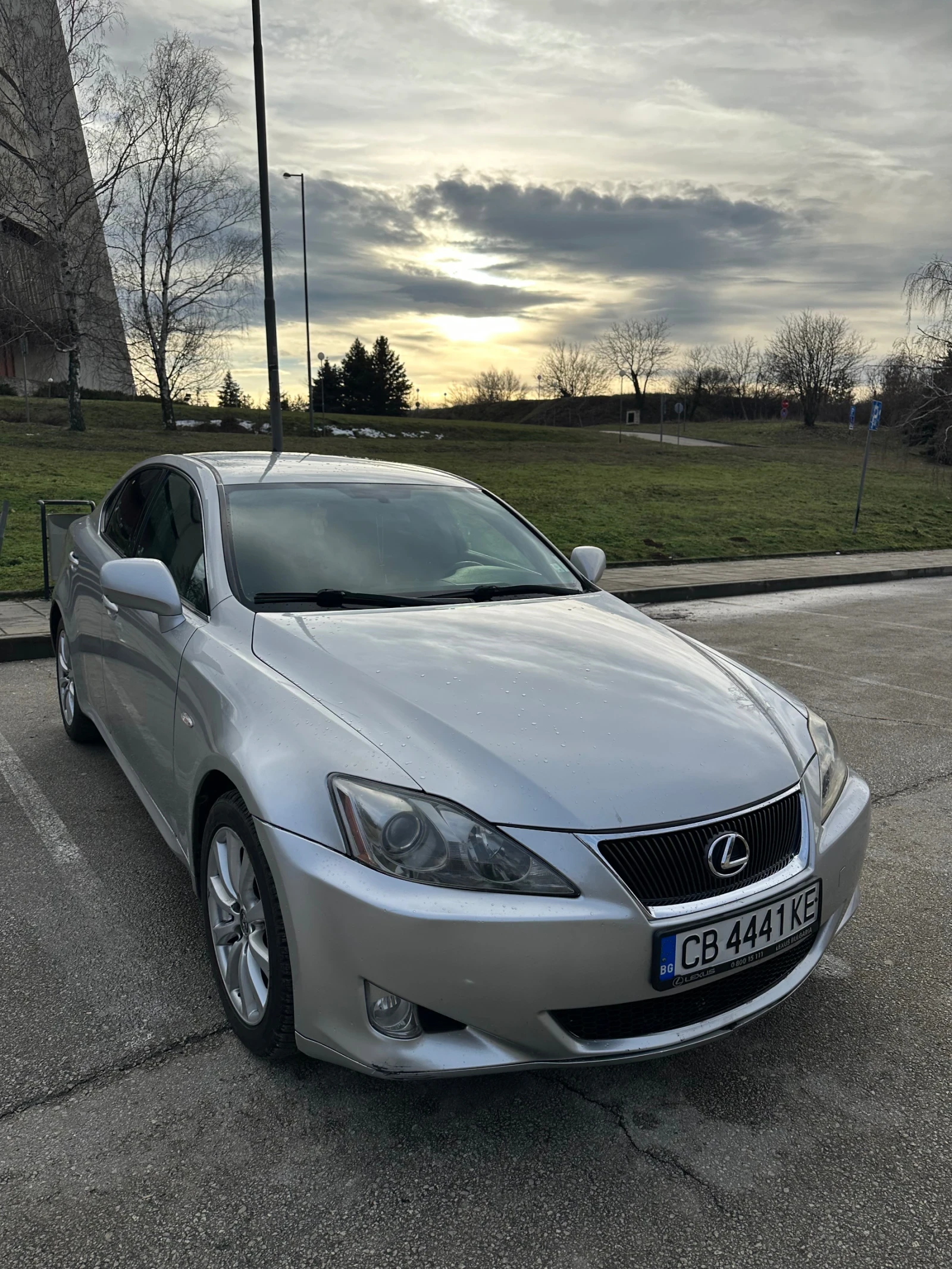 Lexus IS 220d | Mobile.bg � ����������� 3