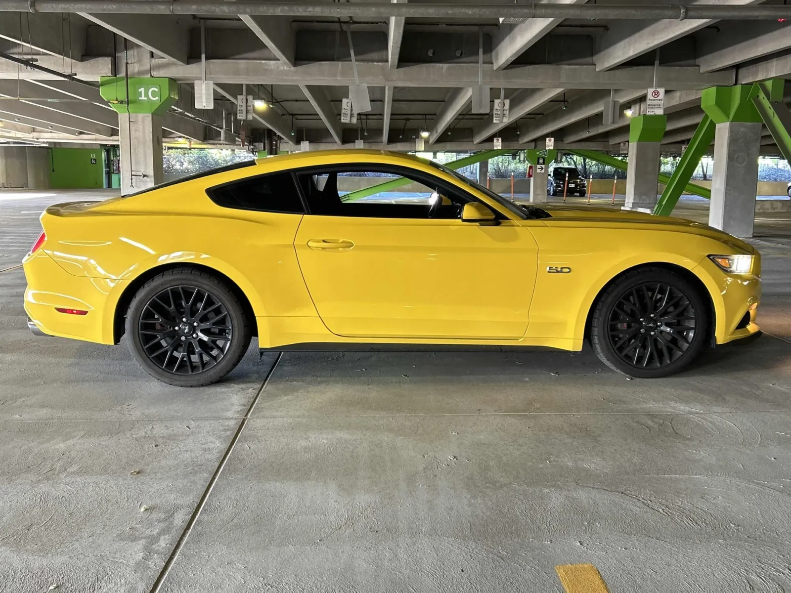 Ford Mustang GT Premium * RECARO seats + Custom Exhaust - изображение 3