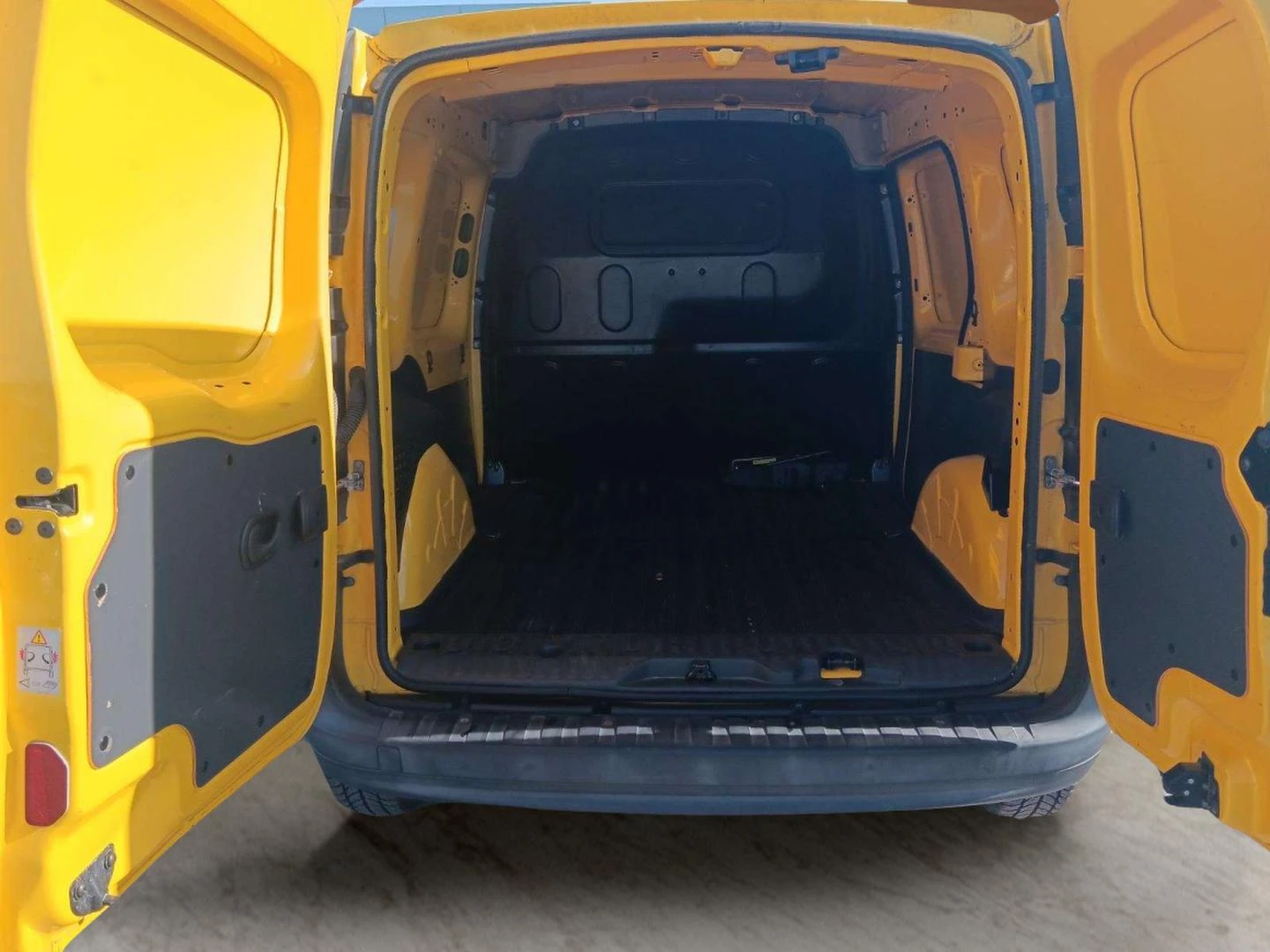 Renault Kangoo 1.5 dci, снимка 11 - Автомобили и джипове - 53818894