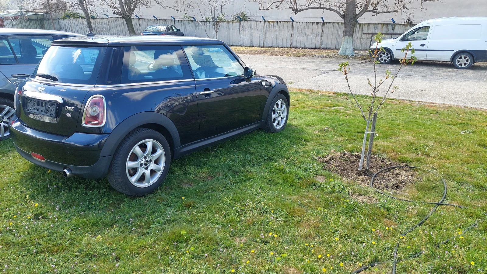 Mini One 1.4 фейслифт, снимка 5 - Автомобили и джипове - 53835896