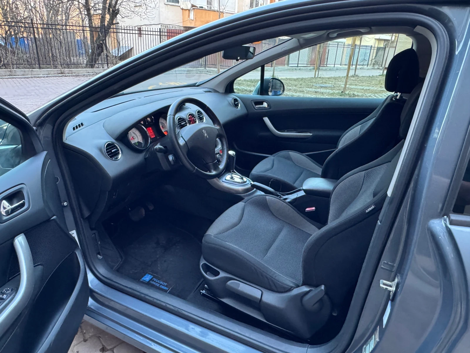 Peugeot 308 АВТОМАТИК!, снимка 9 - Автомобили и джипове - 53990558