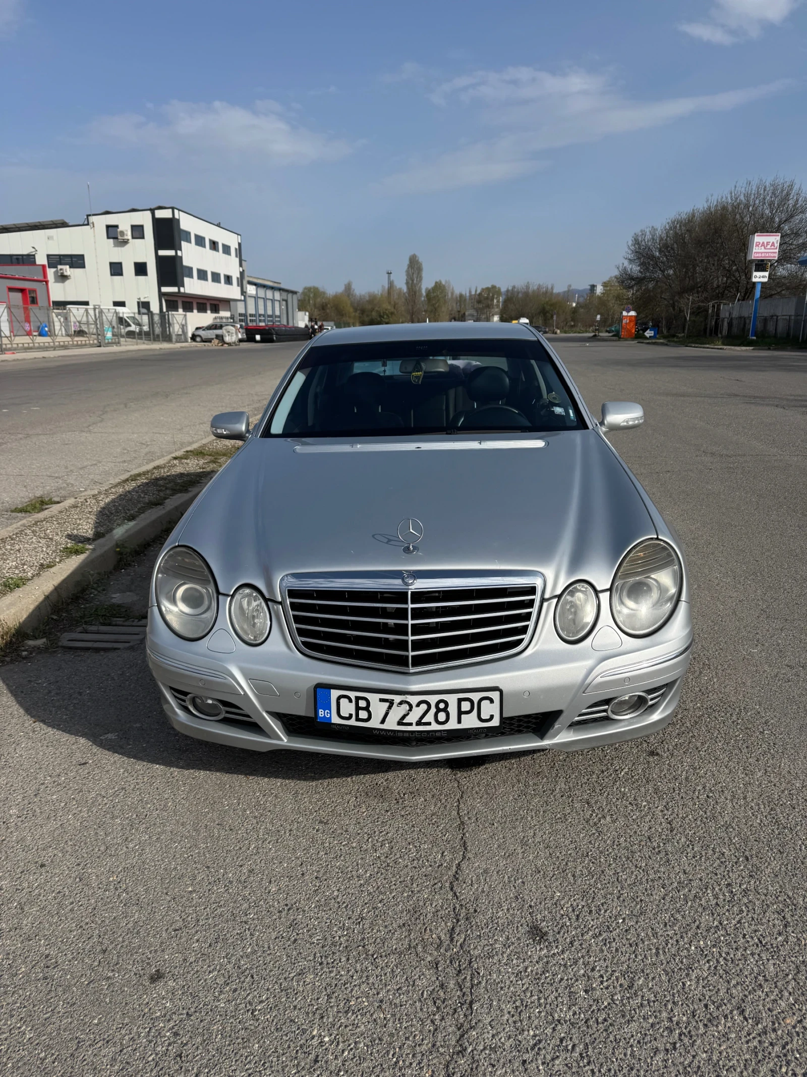 Mercedes-Benz E 320 Е 320 CDI (224 Hp) / Avantgarde, снимка 3 - Автомобили и джипове - 54207113