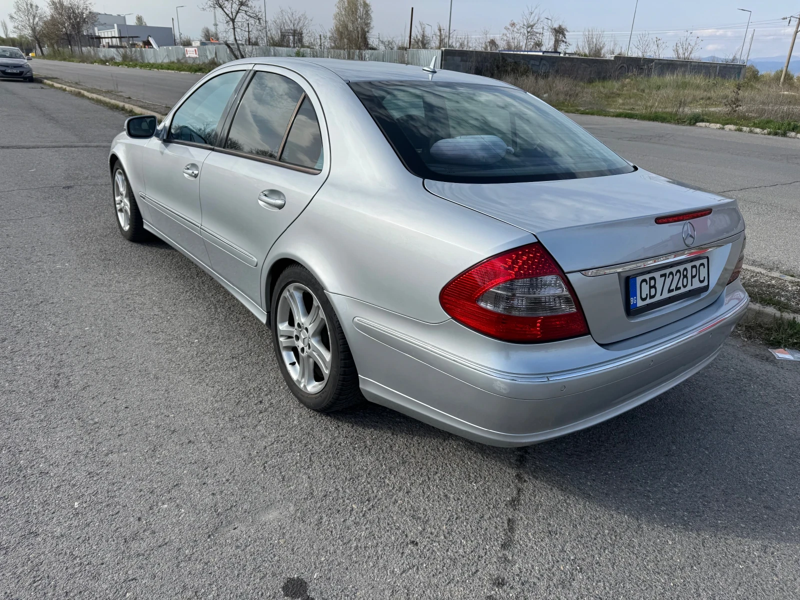 Mercedes-Benz E 320 Е 320 CDI (224 Hp) / Avantgarde, снимка 4 - Автомобили и джипове - 54207113