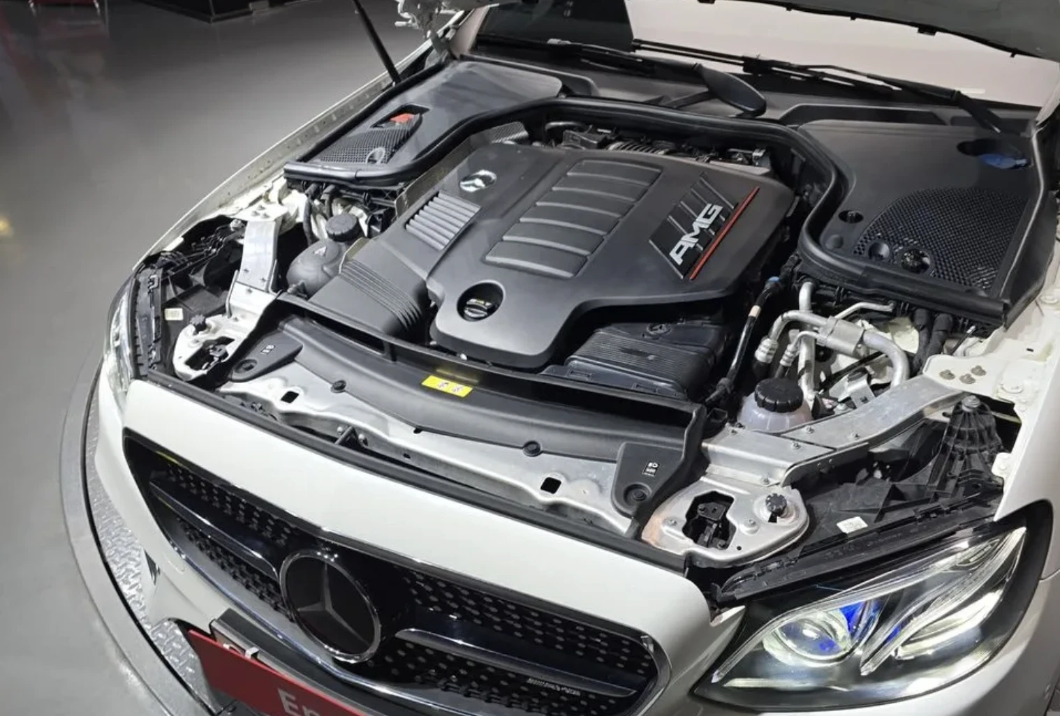 Mercedes-Benz E 53 AMG 4MATIC PLUS* Подгрев* ОБДУХВАНЕ* 360* HUD* Blind S, снимка 6 - Автомобили и джипове - 54222248