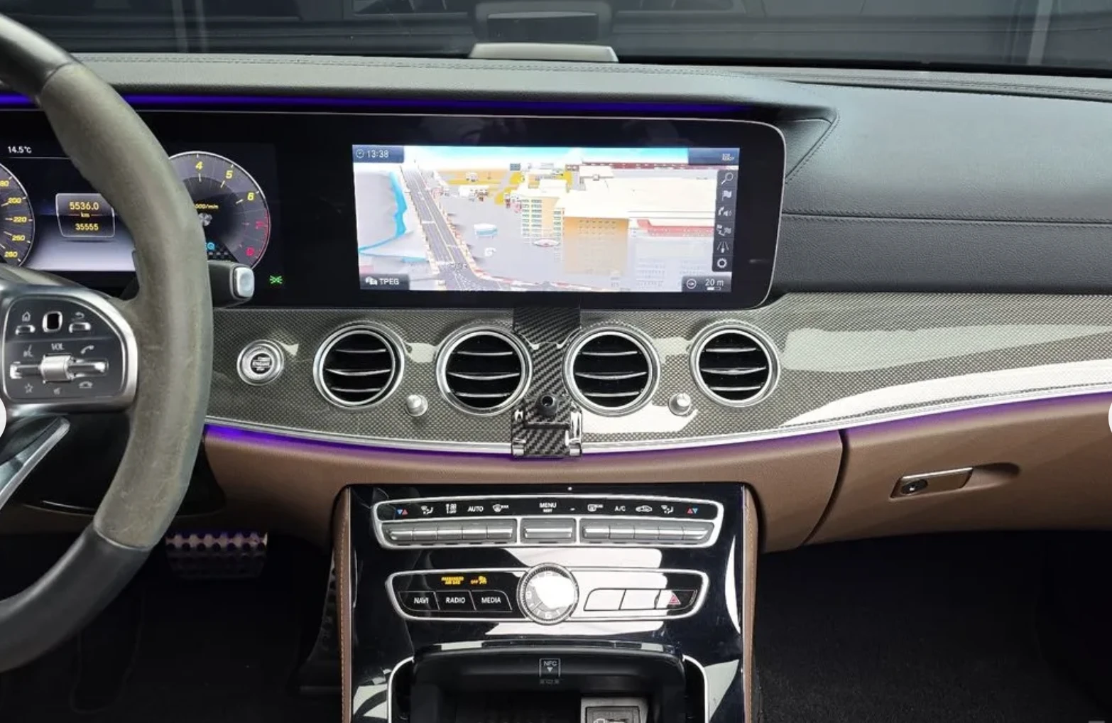 Mercedes-Benz E 53 AMG 4MATIC PLUS* Подгрев* ОБДУХВАНЕ* 360* HUD* Blind S, снимка 12 - Автомобили и джипове - 54222248