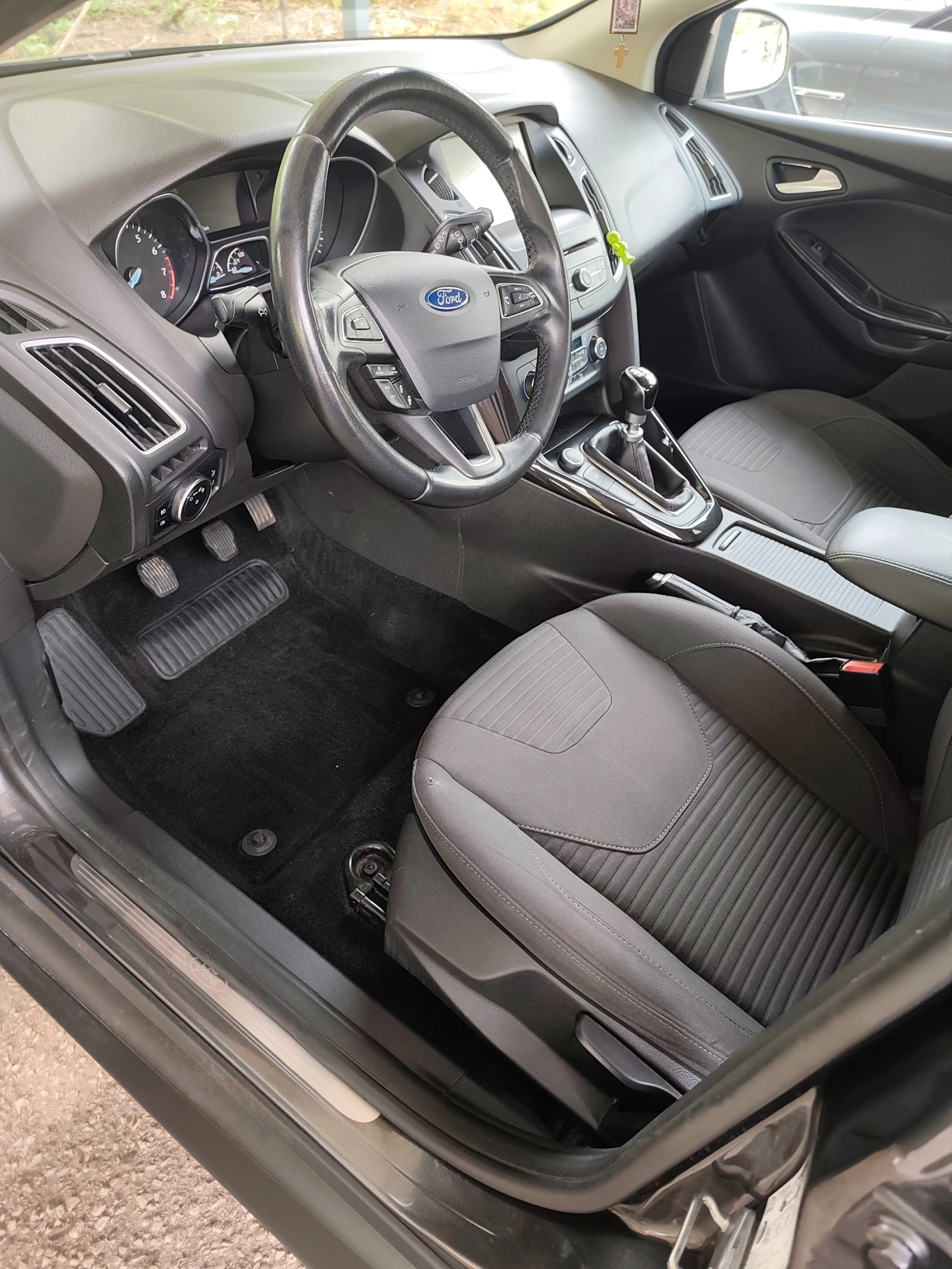 Ford Focus комби, снимка 14 - Автомобили и джипове - 54280595