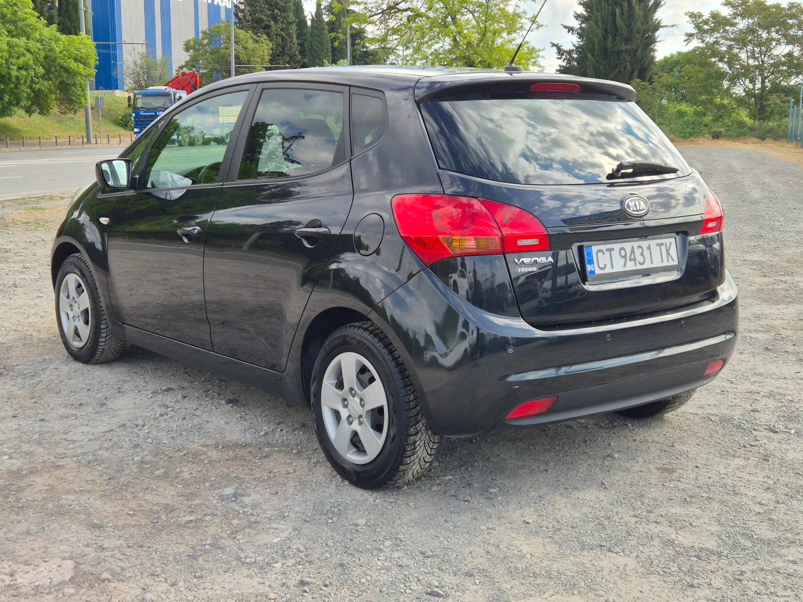 Kia Venga 1.6i 125кс, снимка 3 - Автомобили и джипове - 54602145