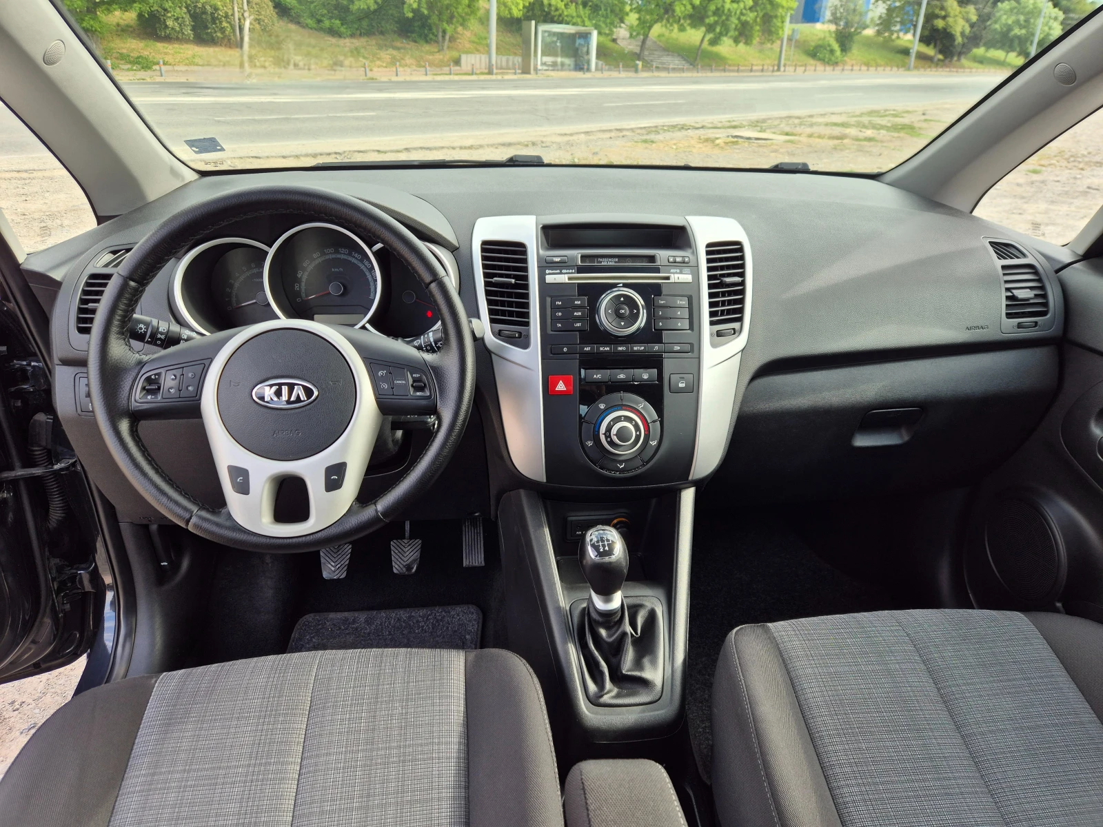 Kia Venga 1.6i 125кс, снимка 14 - Автомобили и джипове - 54602145