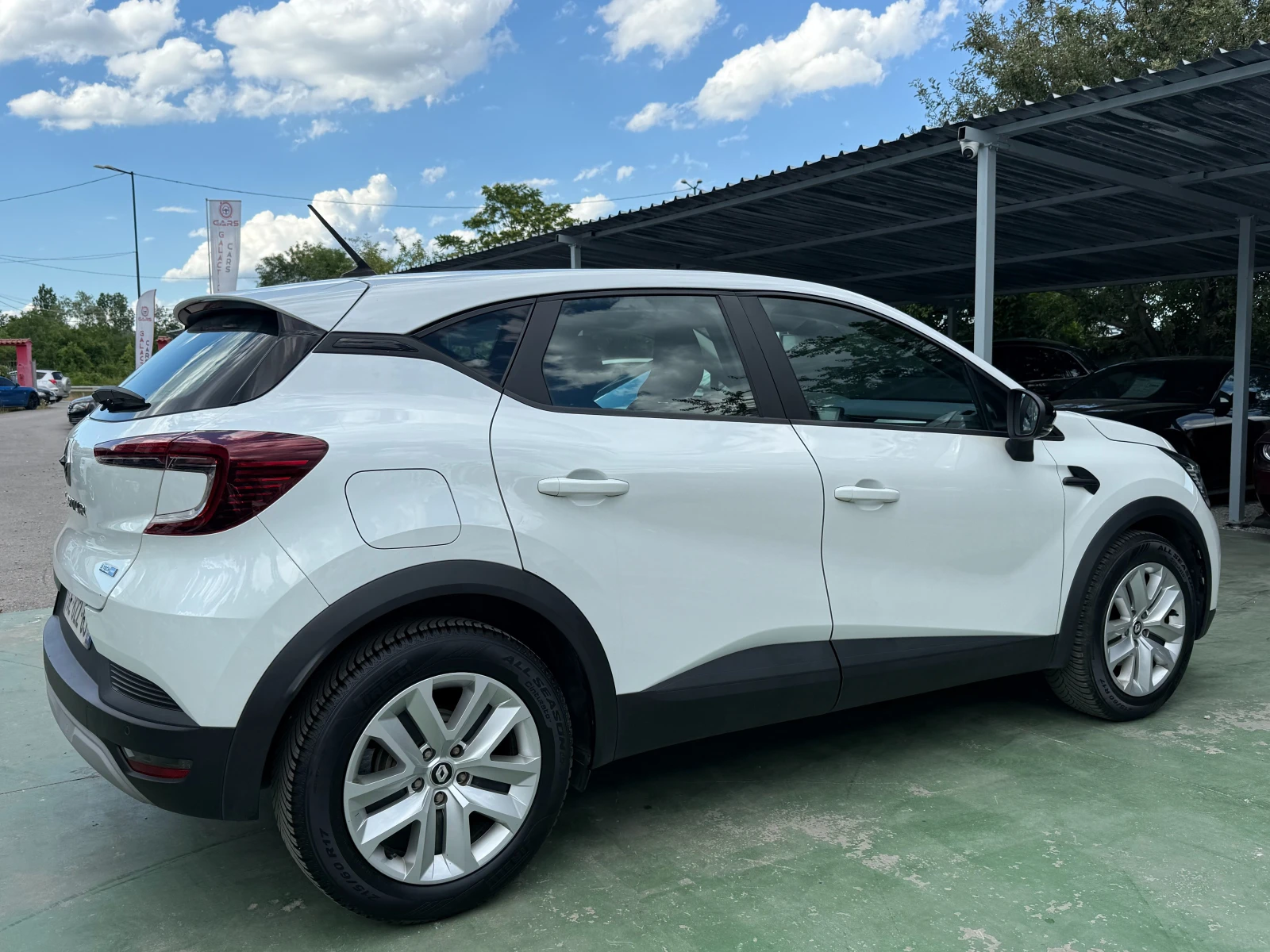 Renault Captur E-TECH HYBRID, снимка 4 - Автомобили и джипове - 54942600