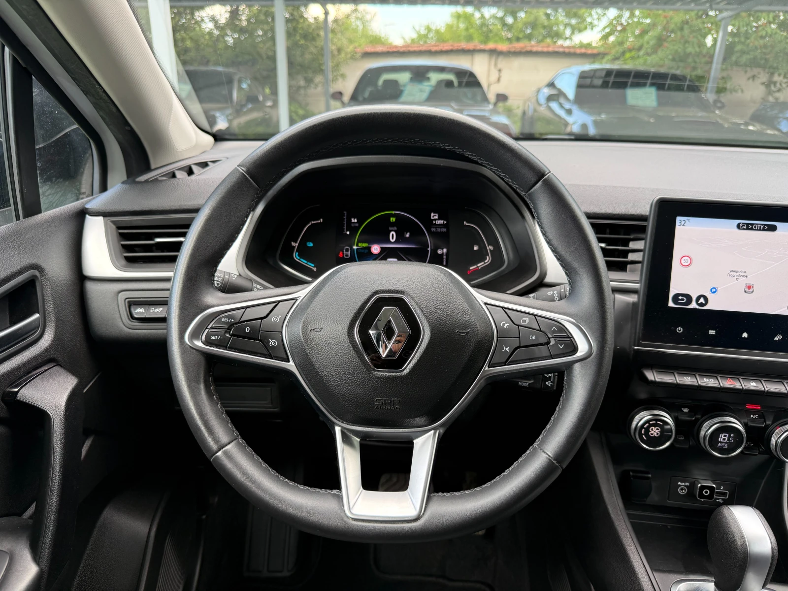 Renault Captur E-TECH HYBRID, снимка 11 - Автомобили и джипове - 54942600