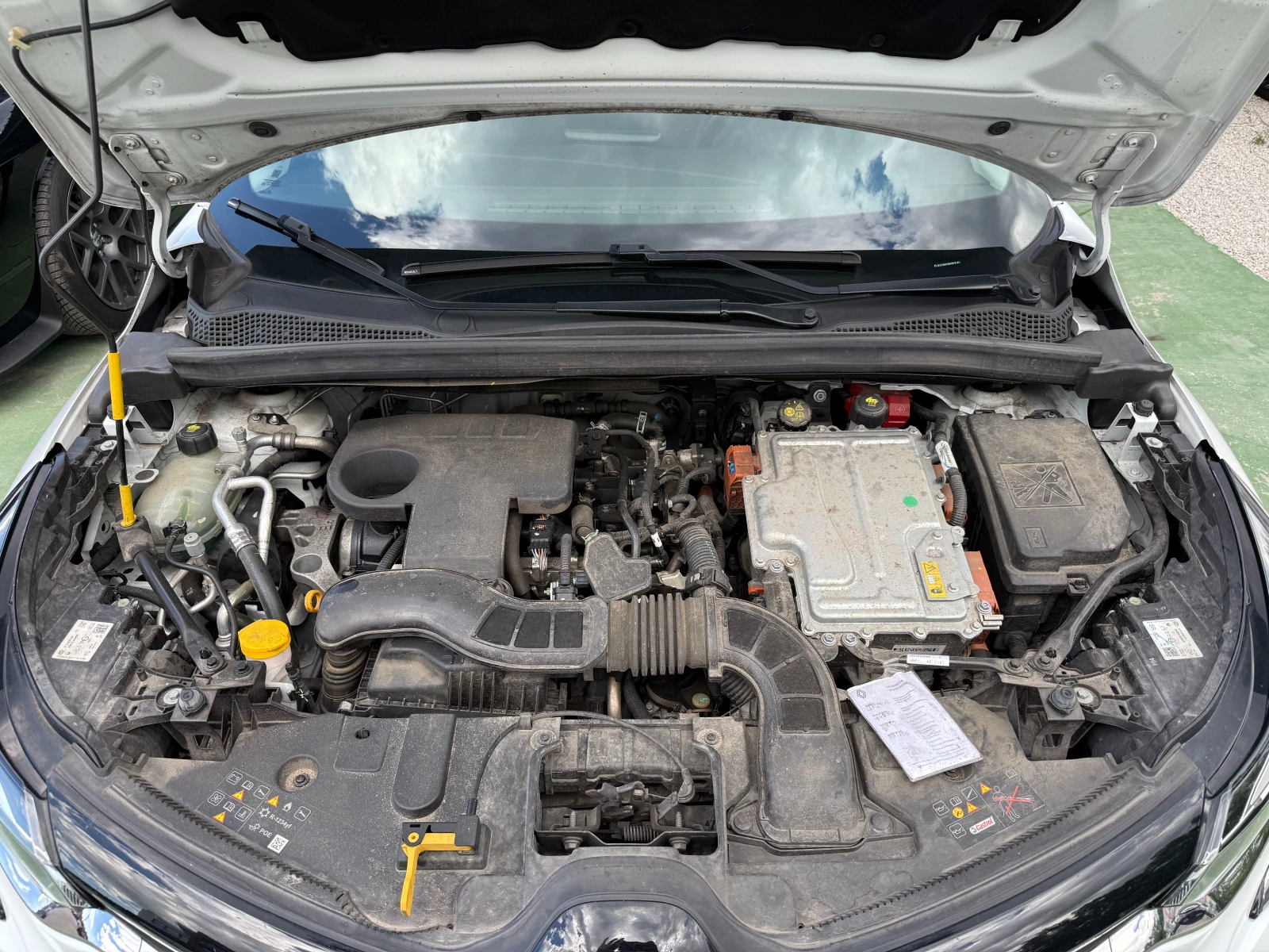 Renault Captur E-TECH HYBRID, снимка 17 - Автомобили и джипове - 54942600