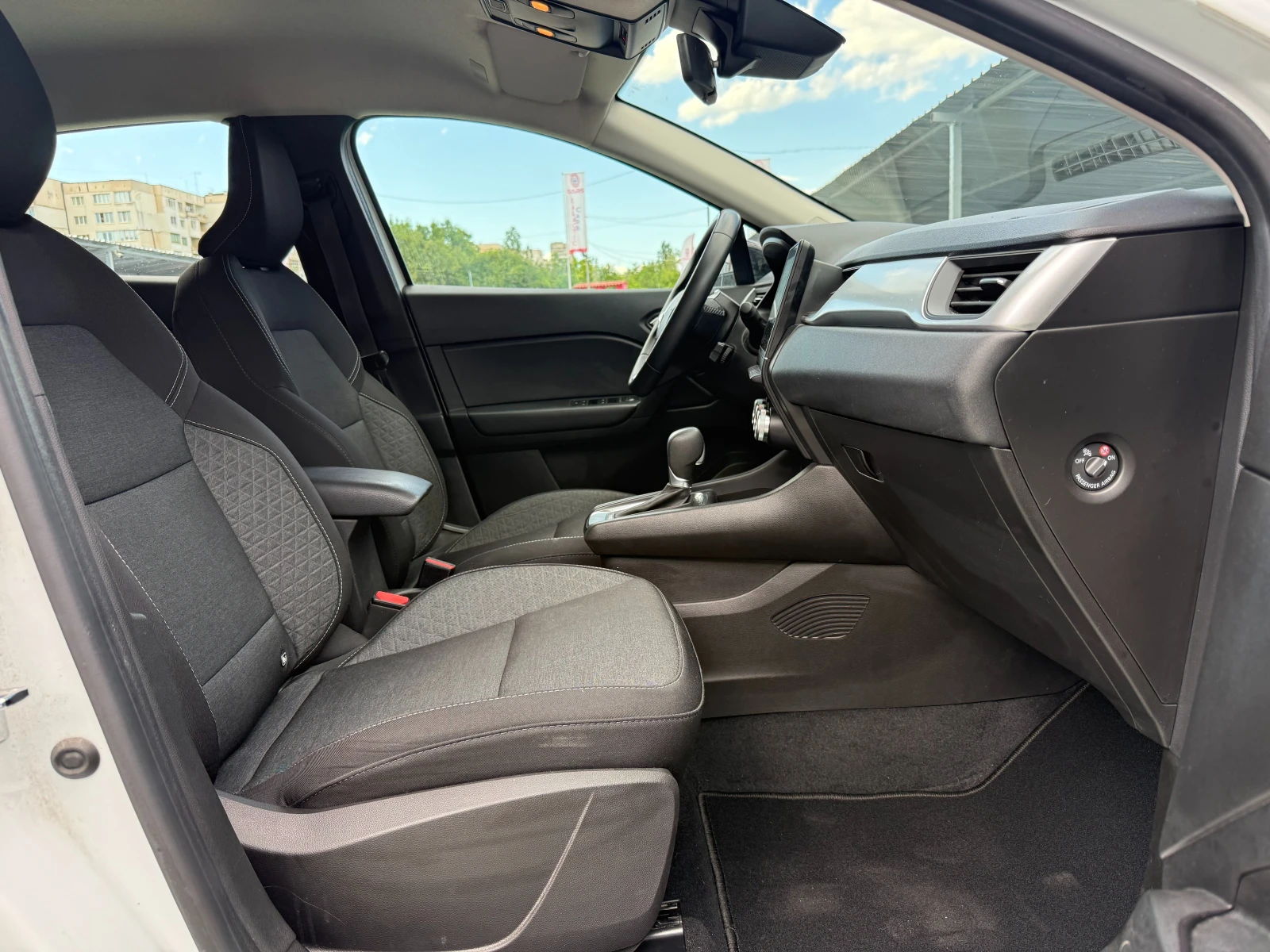Renault Captur E-TECH HYBRID, снимка 8 - Автомобили и джипове - 54942600