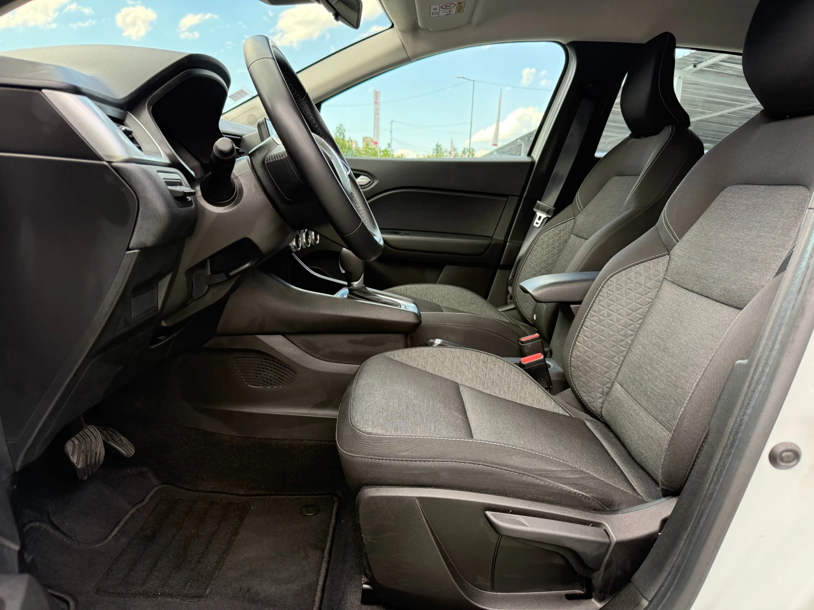 Renault Captur E-TECH HYBRID, снимка 7 - Автомобили и джипове - 54942600