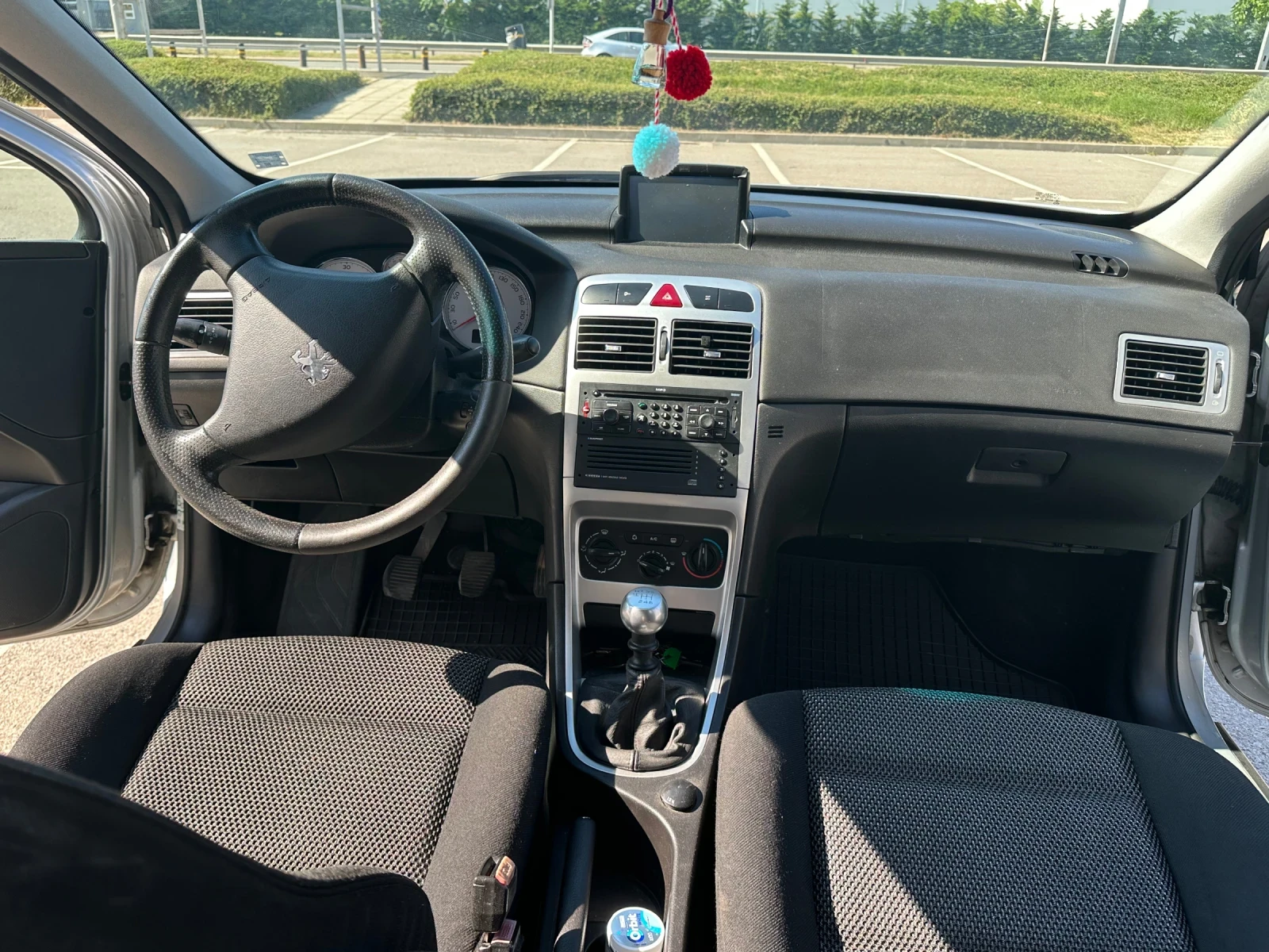 Peugeot 307 2.0 Панорама / 6 скорости, снимка 9 - Автомобили и джипове - 55001459
