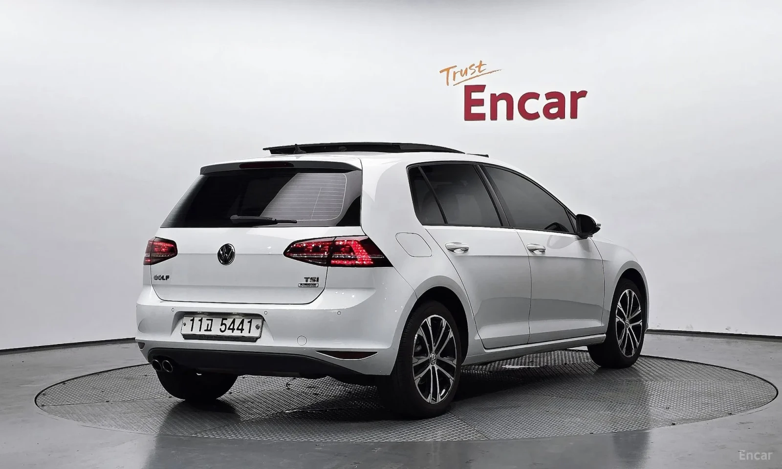 VW Golf 1.4TSI Premium, снимка 2 - Автомобили и джипове - 55049120