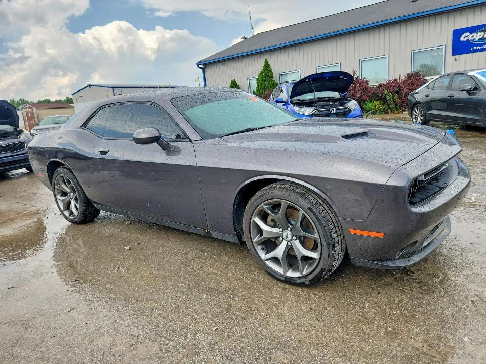 Dodge Challenger SXT Plus, снимка 4 - Автомобили и джипове - 55555164